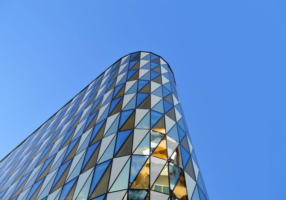 意甲媒体透露：阿莱格里对米兰管理层非常不满，不确定下赛季能否留任米兰